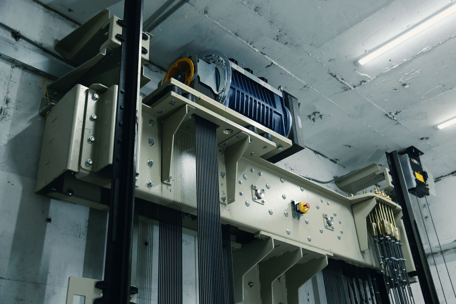 KRN Machine Room-Less Elevator Systems (MRL)